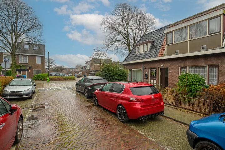 Tedingerstraat 98 in Leidschendam