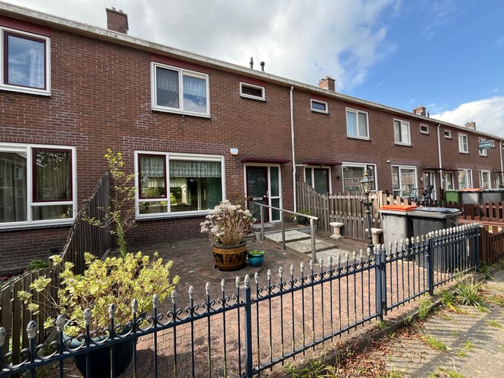 Tedingh van Berkhoutplantsoen 23 in Monnickendam