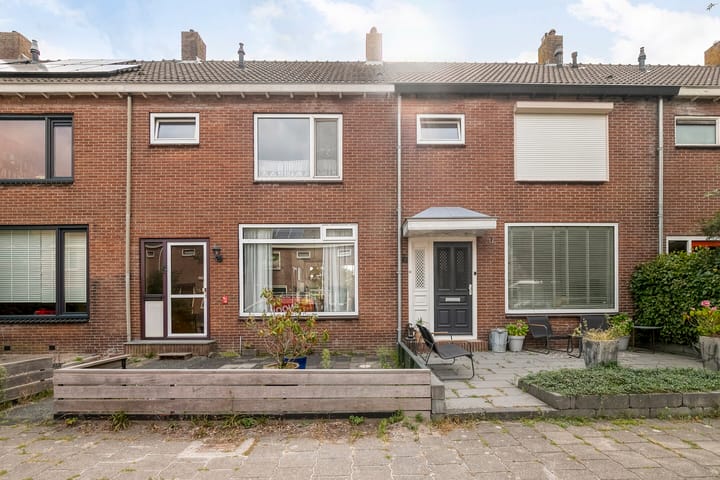 Tedingh van Berkhoutplantsoen 9 in Monnickendam