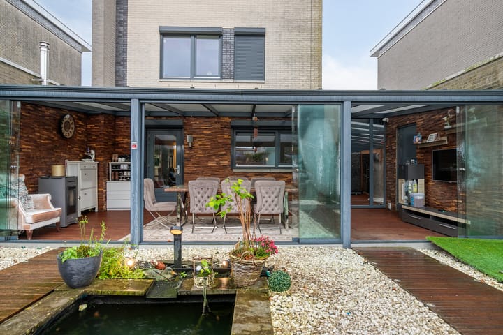 Tenerifestraat 3 dans Almere photo