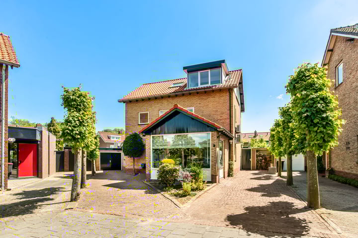 Photo of property Tesselschadeplantsoen 14, Driehuis NH