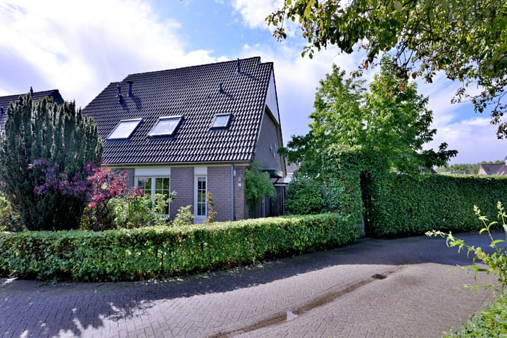 Teunisbloem 2 in Deventer