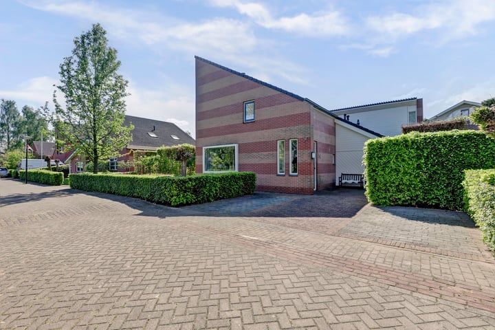 Photo of property Theo van Doesburgstraat 14, Deventer
