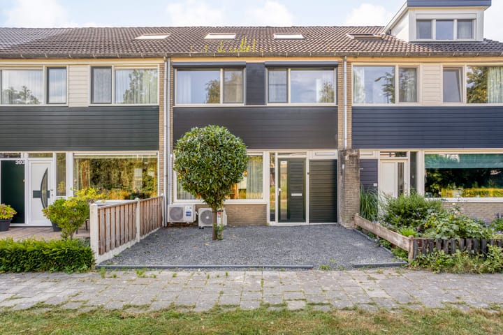 Photo of property Tichelaarsdonk 302, Apeldoorn