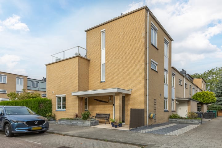 Tielerwaard 133 in Rotterdam foto