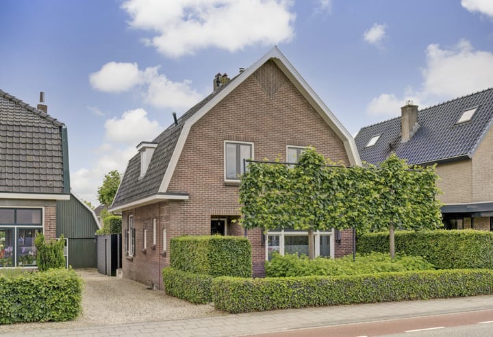 Tielsestraat 45 in Valburg