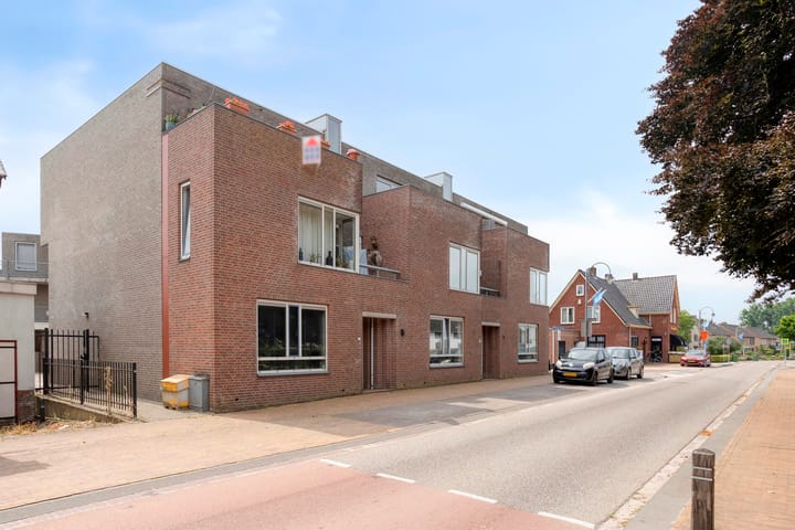 Tielsestraat 63b in Valburg