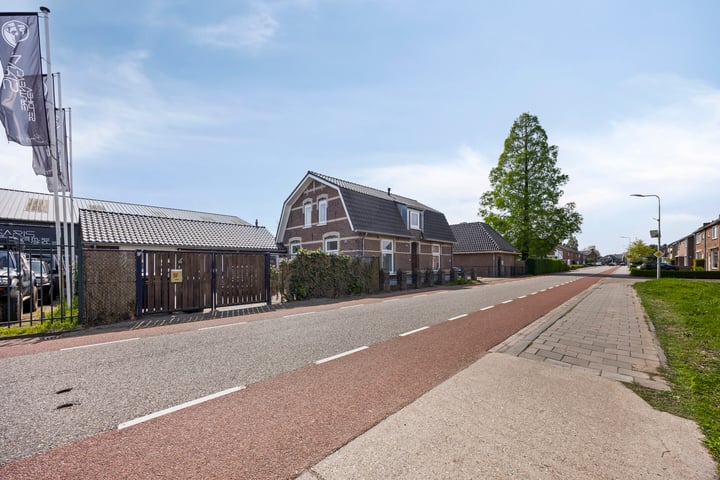 Tielsestraat 9 in Valburg