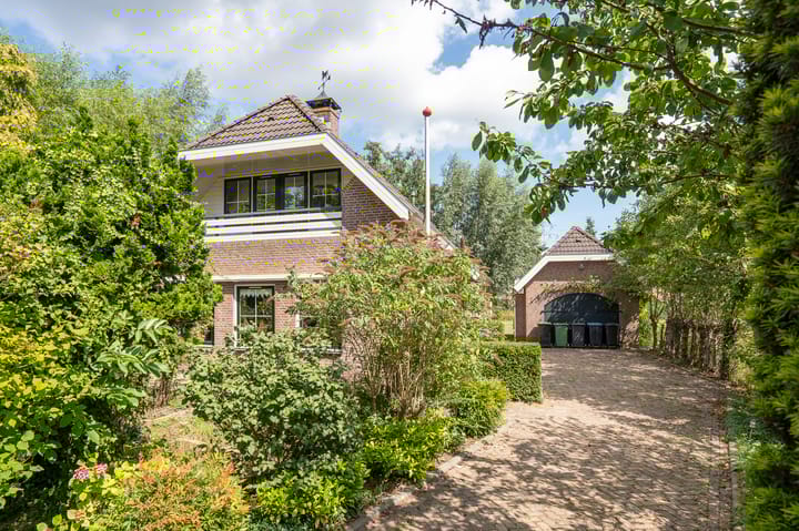 Tiendweg-Oost 1 in Papendrecht