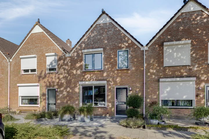 Photo of property Tienhoven 88, Sint-Annaland