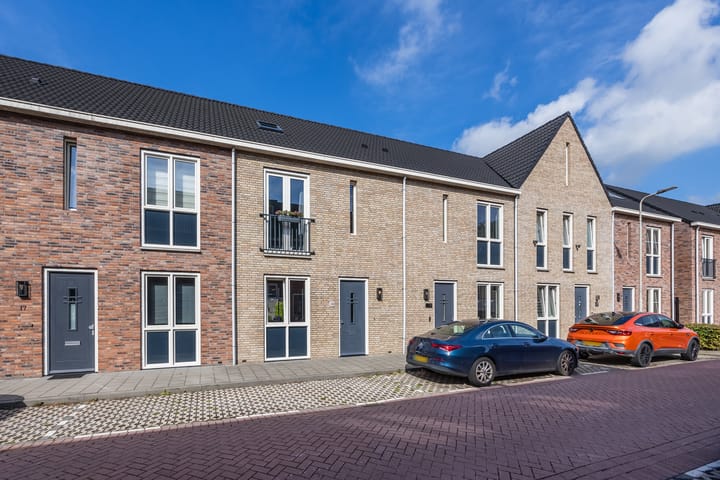 Titus Brandsmastraat 19 in Roosendaal foto