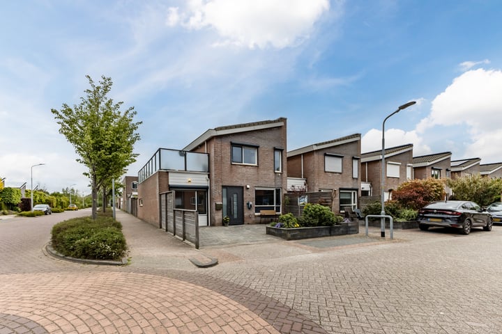 Tollenaarsgroet 1 in Zuid-Scharwoude