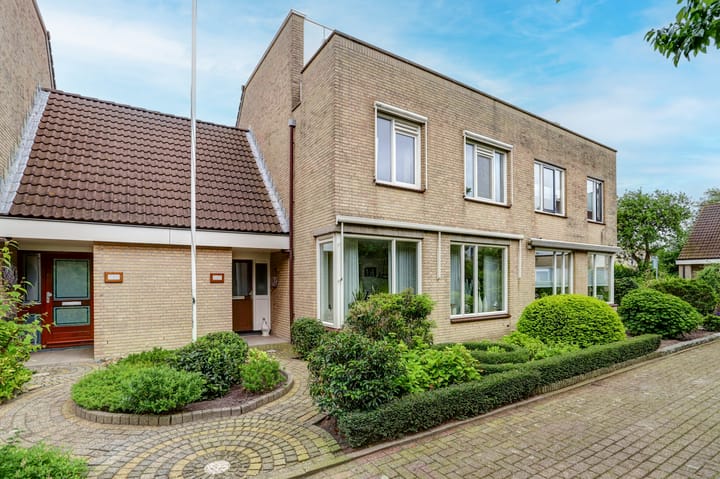 Photo of property Tollenspark 21, 's-Gravenzande