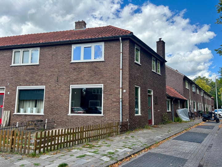 Photo of property Tollensstraat 28, Almelo
