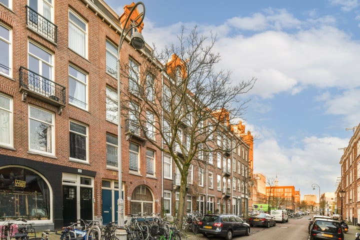 Tolstraat 121-2 in Amsterdam