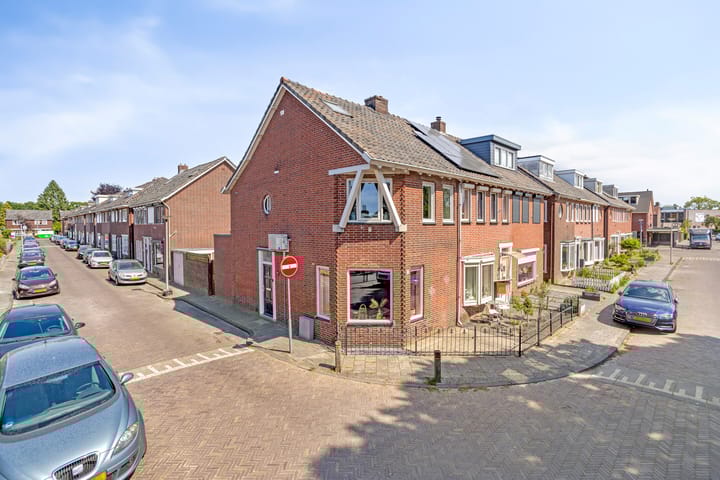 Tomatenstraat 1 in Enschede foto