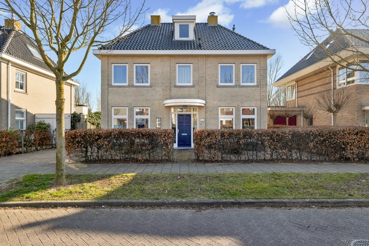 Photo of property Toon Hermanslaan 32, Beverwijk