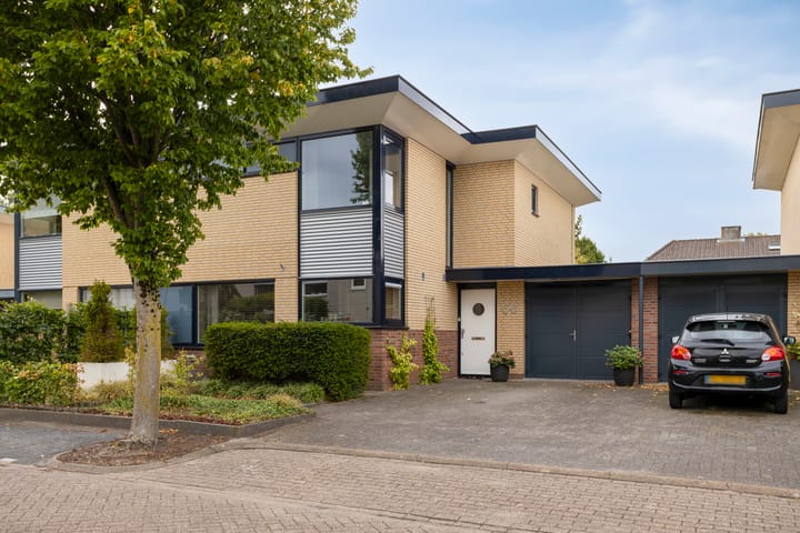 Topaasdijk 68 in Roosendaal