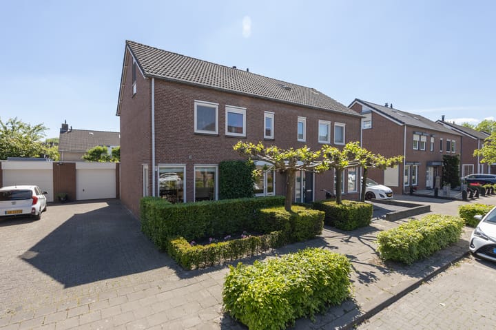 Photo of property Torenvalk 52, Etten-Leur