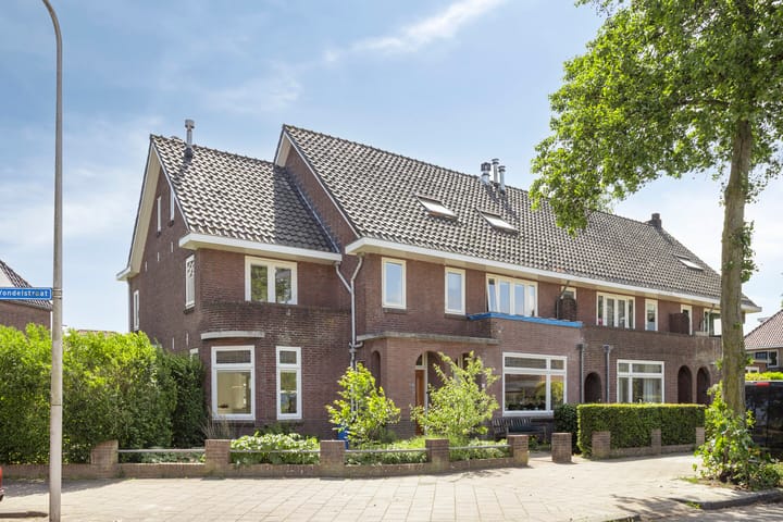 Toussaintplein 8 in Alphen aan den Rijn