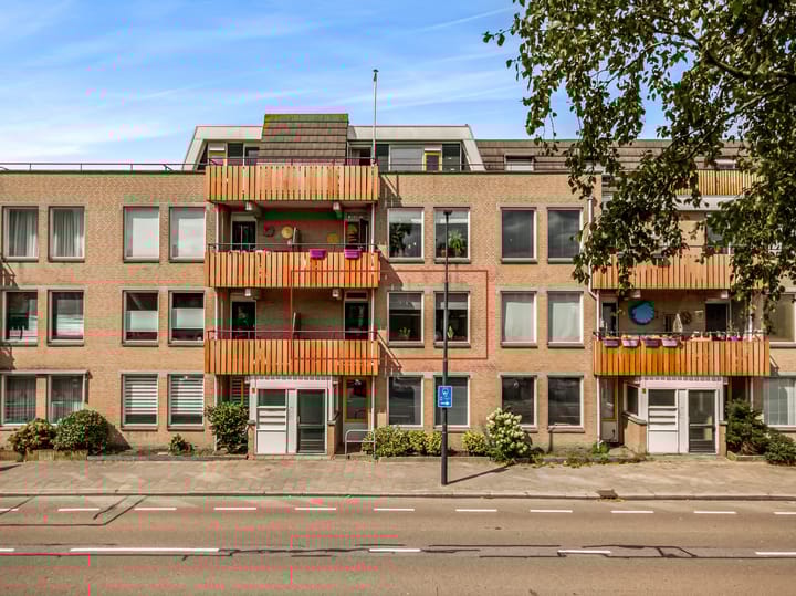 Photo of property Trijntje Kemp-Haanstraat 38, Beverwijk