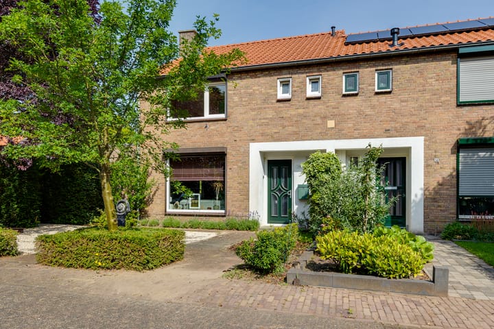 Troelstrarondweg 16 in Doetinchem