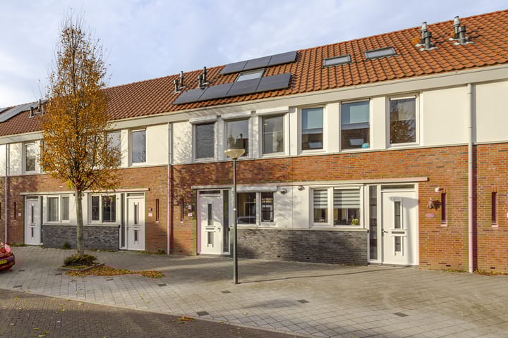Troelstrastraat 15 in Hardinxveld-Giessendam foto