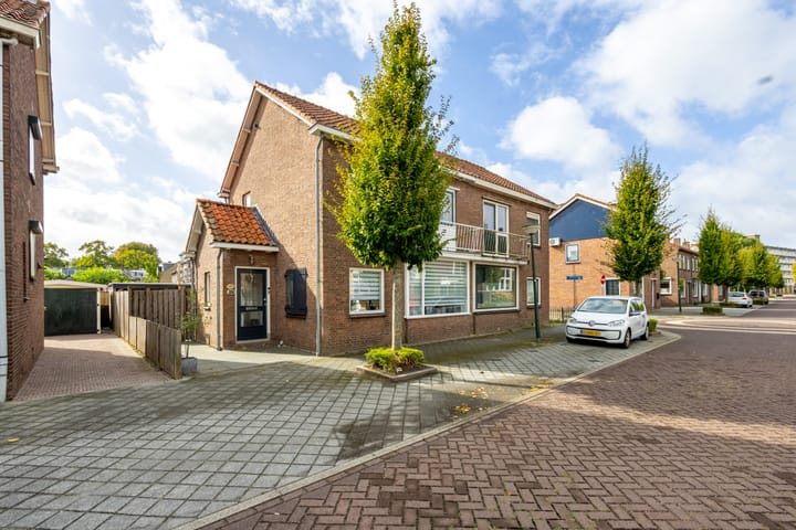 Troelstrastraat 60 in Hardinxveld-Giessendam
