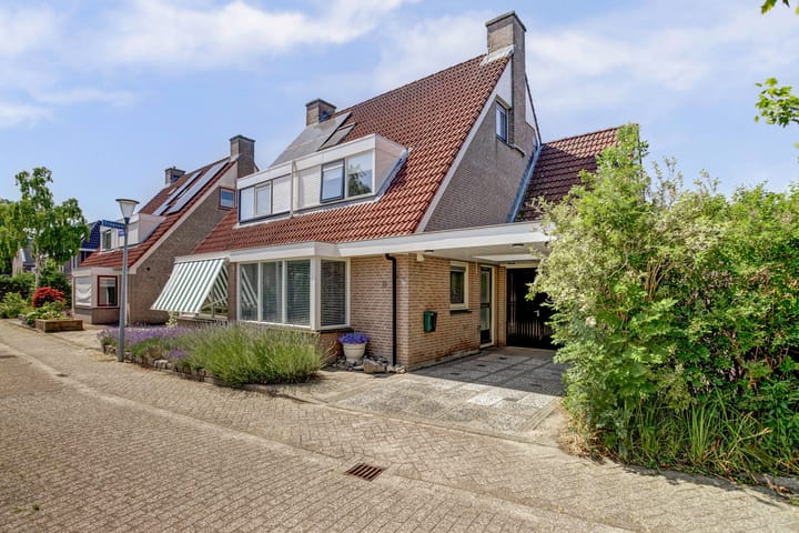Photo of property Trogven 18, Warmenhuizen