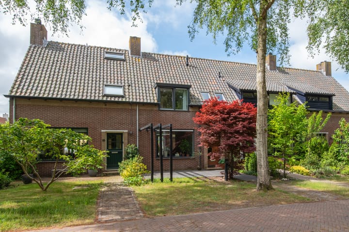 Trompenburg 12 in Heiloo