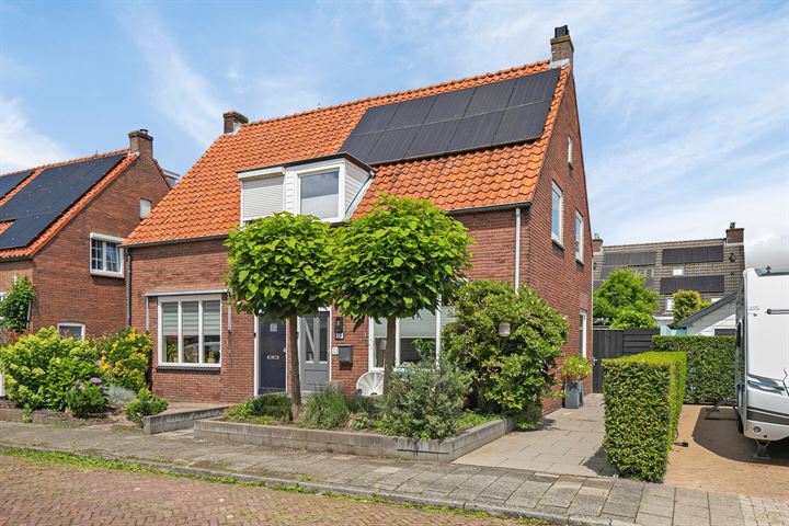 Trompstraat 18 in Bunschoten-Spakenburg