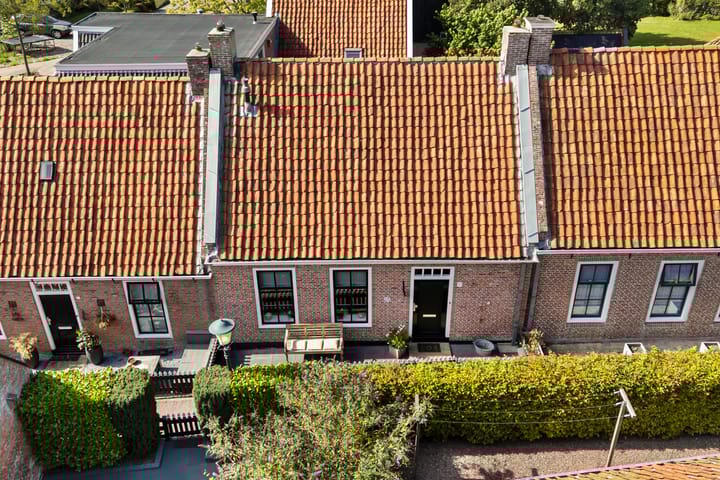 Photo of property Tsjerkebuorren 11, Mitselwier