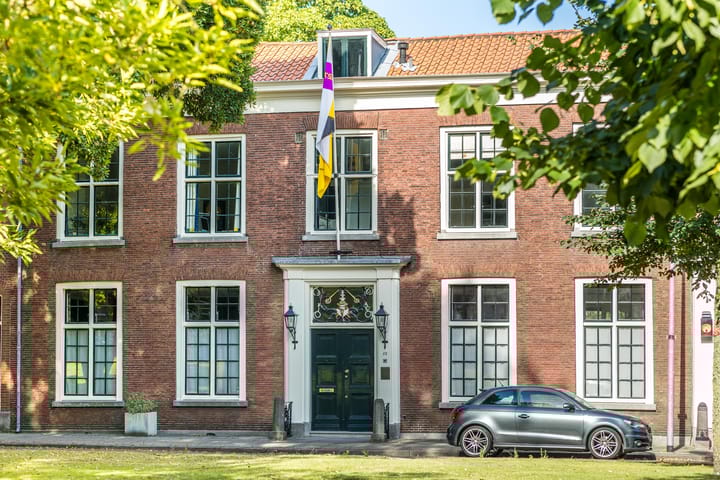 Tuinlaan 12 in Schiedam