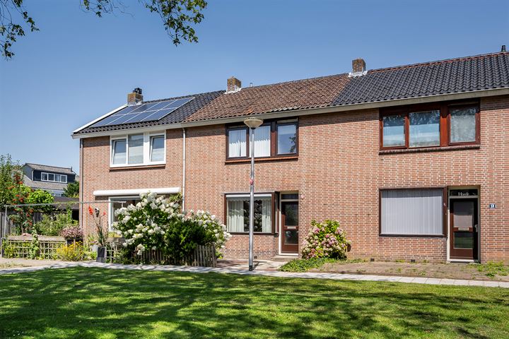Photo of property Tuinstraat 11, Poortugaal