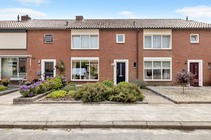 Tulpstraat 34 in Losser photo