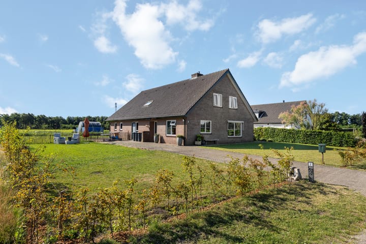 Tunnelweg 2 in Haarle foto