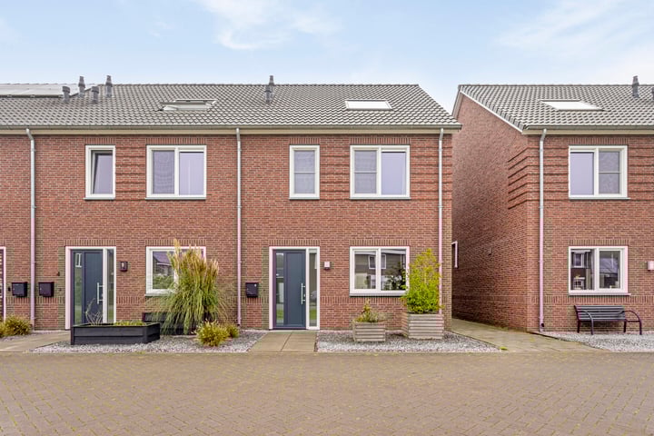 Turfsteker 6 in Odiliapeel