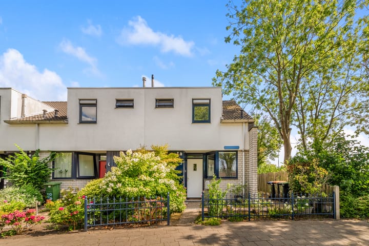 Photo of property Twentestraat 2, Heemskerk
