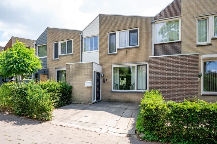 Twintighoven 41 in Zevenbergen foto