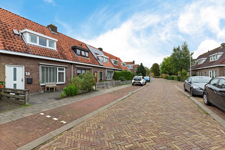 Ubbo Emmiusstraat 18 in Sneek