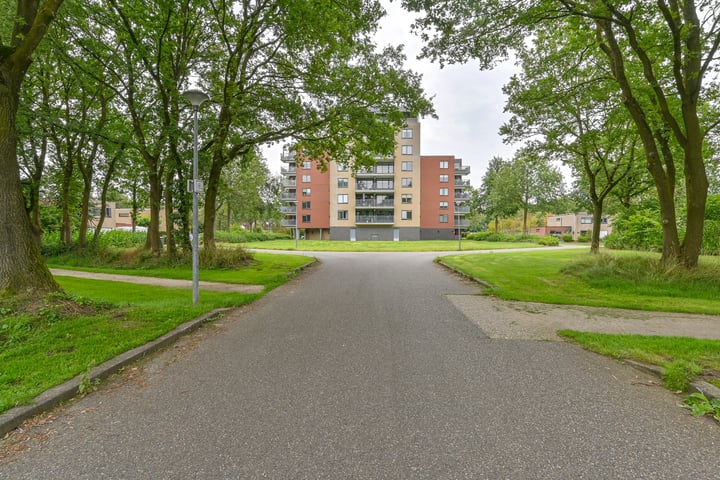 Uilenveld 122 in Emmen