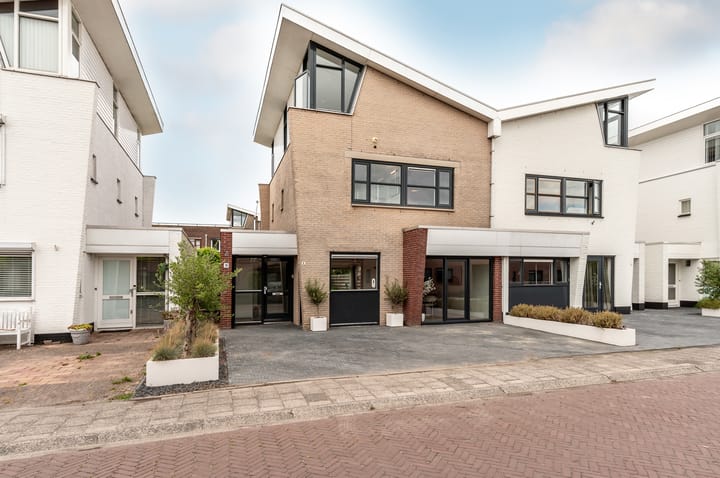 Uitdamstraat 9 in Lelystad