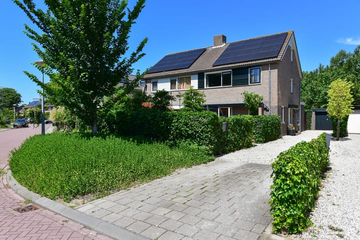 Photo of property Uiterdijksehof 52, Nederhorst den Berg