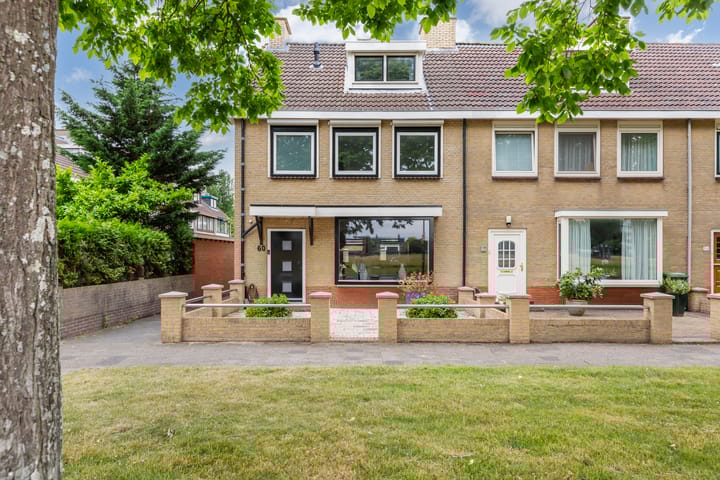 Photo of property Uiverlaan 60, Maassluis
