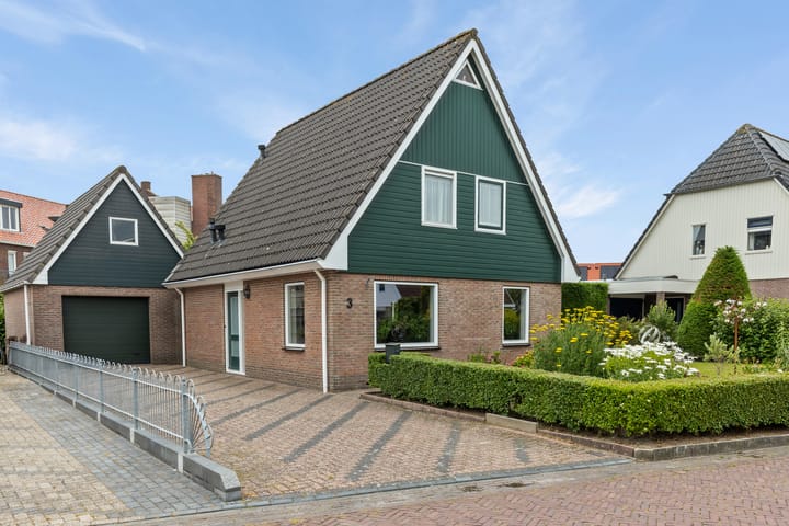 Photo of property Ulbrandahof 3, Uithuizen