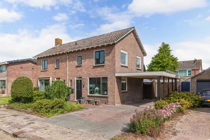Uniastrjitte 18 in Marsum