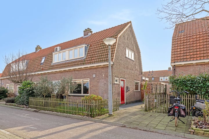 Uranusstraat 7 in Amsterdam photo