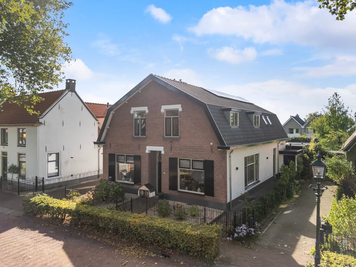 Utrechtsestraatweg 8 in Amerongen foto