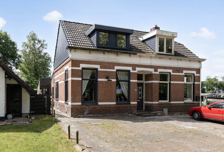 Vaart ZZ 184 in Nieuw-Amsterdam