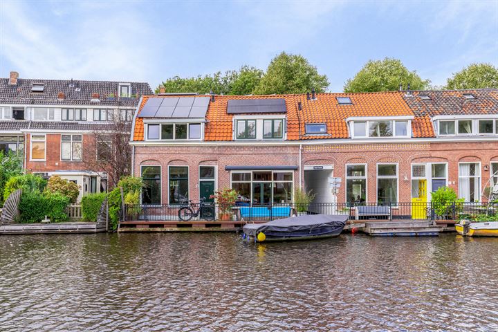 Vaartkade 2 in Leiden Foto